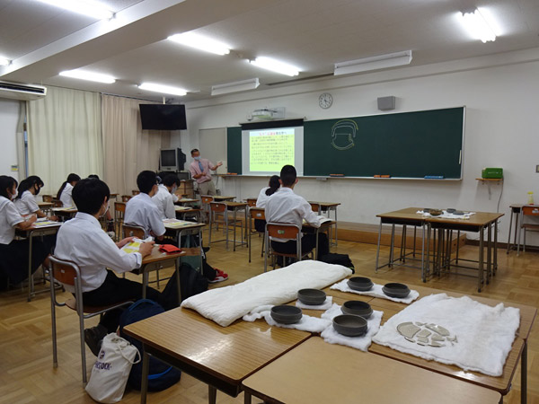 滋賀県立膳所高等学校との特別授業の様子