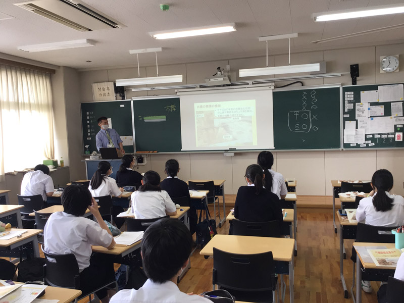 雲雀丘学園高等学校との特別授業の様子