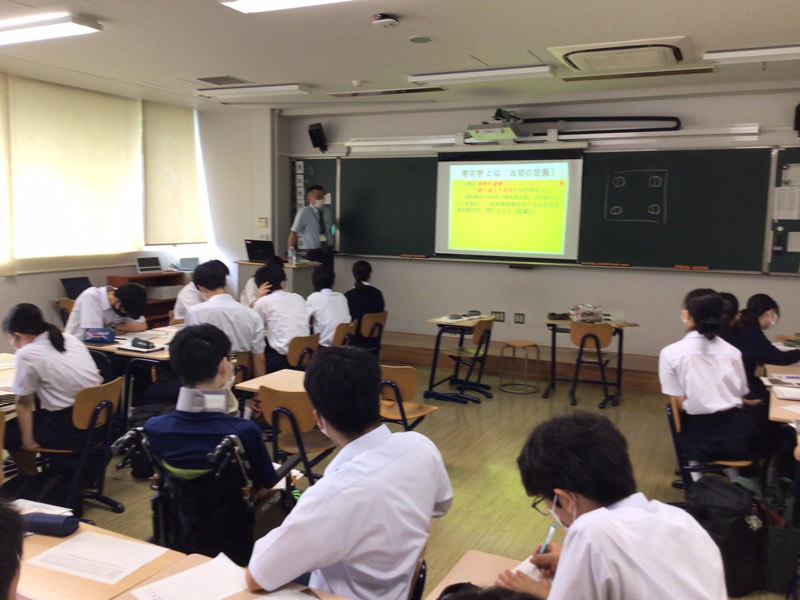 雲雀丘学園高等学校との特別授業の様子