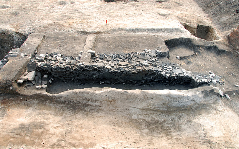 阿波徳島藩邸にかかわると思われる瓦積み遺構